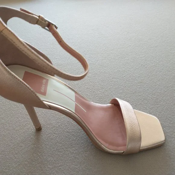 Dolce Vita size 7 rose gold metallic stiletto heels - Picture 3 of 11